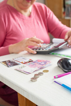 Accountant counting cash