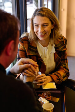 middle age couple dating