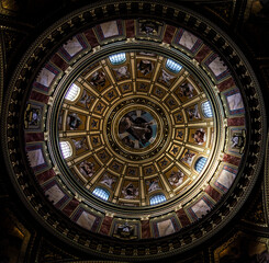 Obraz premium Budapest church from inside 