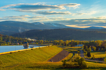 Wiosenny krajobraz Karkonoszy i zimowe Śnieżne Kotły - Sosnówka,  Dolny Śląsk © krzys ser