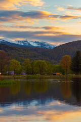 Zimowe Śnieżne Kotły w odbiciu wiosennych Stawów Podgórzyńskich - Karkonosze, Dolny Śląsk © krzys ser