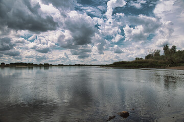 Die Oder - Oderbruch - Fluss in Brandenburg - Deutschland - Polen - Grenze 