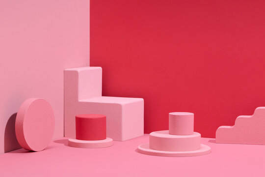 Podium and arch to show products