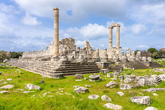 Majestic Apollon Temple Tapınağı in Didim, Turkey - Ancient Greek Ruins and Timeless Architecture