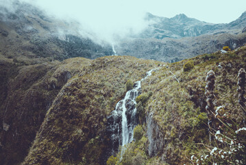 Caida de agua de los andes