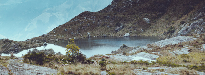 Laguna de los andes peruanos