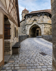 Obraz premium Beautiful view of the defensive wall in Rothenburg ob der Tauber, Bavaria, Germany