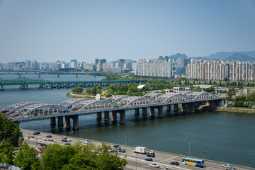 Obraz premium Bridge across the Han River in Seoul, South Korea