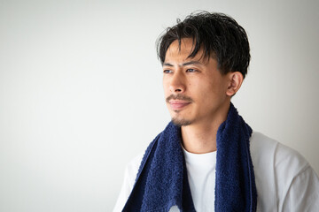 白髪ぼかし 暗めカラーの魅力と「VIM hair うるま店」でのご提案