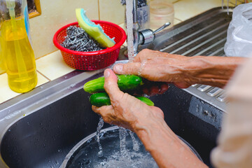 Wash fresh vegetables with clean water.