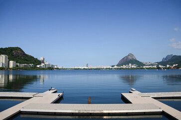 View of the beautiful scenery of Lagoa Rodrigo de Freitas, tourist spot in the city of Rio de Janeiro.