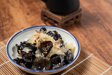 Black Fungus and White Fungus