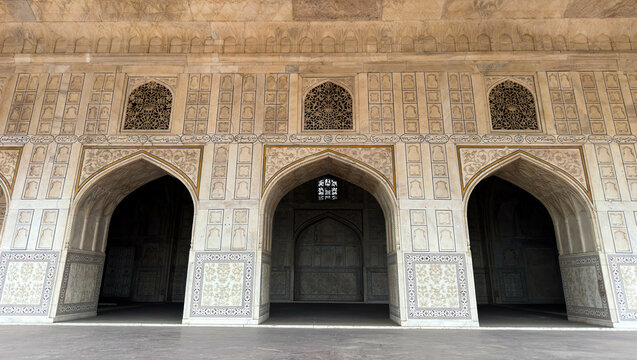 Scripted Splendor -  Exploring the Intricate Arabic Calligraphy Adorning the Walls of Diwan-i-Khas in Agra Fort, India