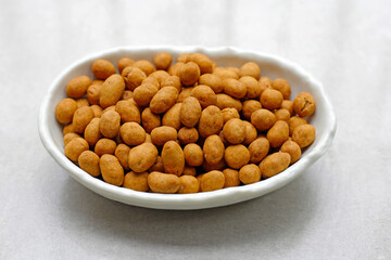 Coconut cream coated peanuts snack