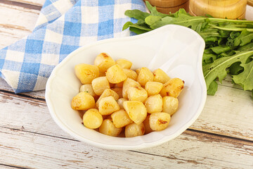 Roasted delicous scallop in the bowl