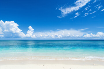 Obraz premium Sunny Beach with Blue Sky and Ocean View