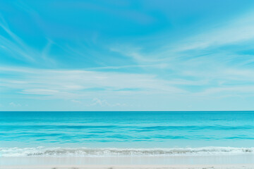 Obraz premium Sunny Beach with Blue Sky and Ocean View