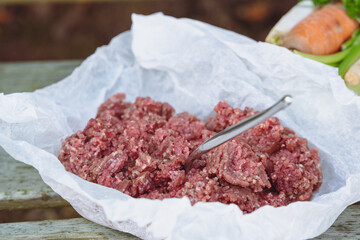 Hackfleisch Faschiertes anbraten in der Pfanne mit Gemüse 