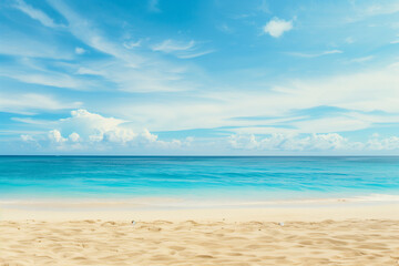 Obraz premium Sunny Beach with Blue Sky and Ocean View