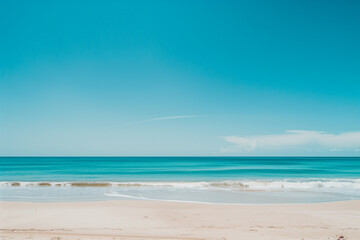 Fototapeta premium Sunny Beach with Blue Sky and Ocean View