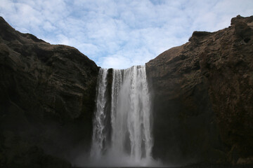 Island, Wasserfall Skogafoss an der Ringstra&szlig;e im S&uuml;den