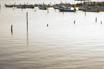 Fototapeta premium 手賀沼の小舟と桟橋