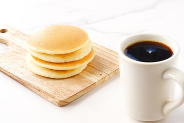 ふわふわの食感の美味しいパンケーキと、淹れたてのコーヒーで、コーヒーブレイク
