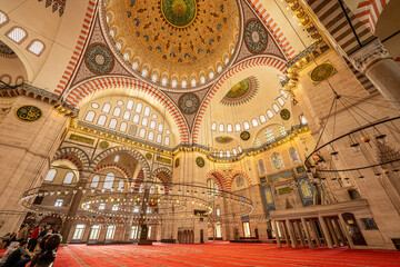 Obraz premium Magnificent Interior of Süleymaniye Mosque in Istanbul, Turkey - Stunning Ottoman Architecture and Ornate Details