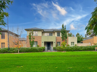 Obraz premium Suburban residential building in Sydney NSW at sunset Melbourne Victoria Australian Suburbia