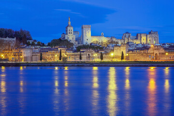 Avignon am Abend