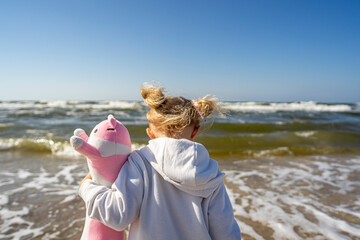 Dziecko nad morzem bałtyckim © MarcinRoj.Fotografia