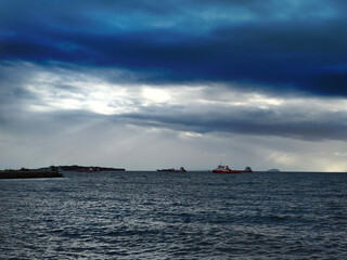 The scenery image of Seascape under the dramatic sky