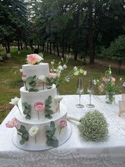 wedding cake and flowers
