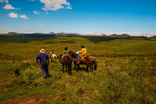 Cavalgada de tropeiros no Campo dos Padres, Urubici, Santa Catarina, Brasil