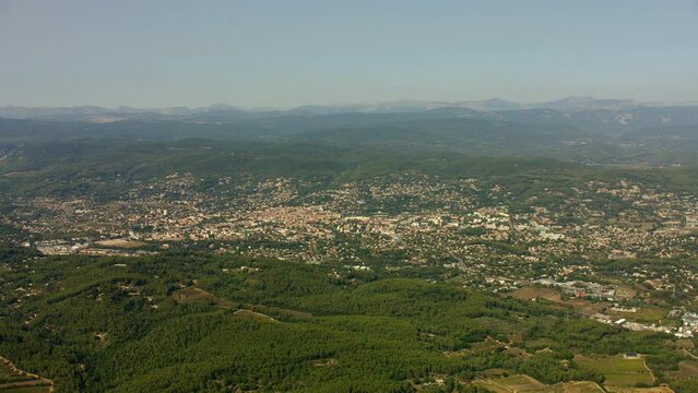 vue a&eacute;rienne drone de Draguignan dans le sud de la France
