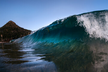 Naklejka premium Breaking waves at sunset, Australia