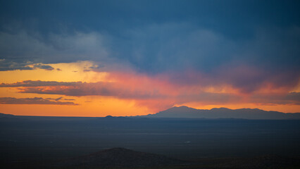 Fototapeta premium Dramatic sunset in New Meico