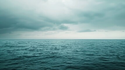 Obraz premium Overcast sky and ocean Summer sea view