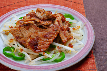 豚肉のジンギスカン風焼き