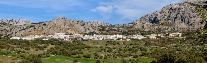 White village of Benaocaz in the Sierra de Grazalema, surrounded by mountains, Cadiz, Andalusia, Spain © Siur