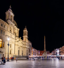 Fototapeta premium Rome, Italy - April 09, 2024: Views of details of Navona Square in Rome, with tourists walking around the city in Rome, Italy