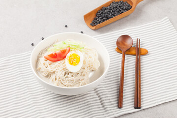  A term collectively referring to some species of the Mollusca phylum Cephalopod order Cuttlefish and Cuttlefish order.