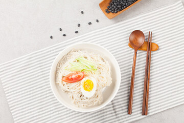  A term collectively referring to some species of the Mollusca phylum Cephalopod order Cuttlefish and Cuttlefish order.