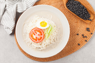  A term collectively referring to some species of the Mollusca phylum Cephalopod order Cuttlefish and Cuttlefish order.