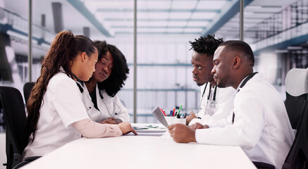 Fototapeta premium Meeting Doctor And Nurse Group Training