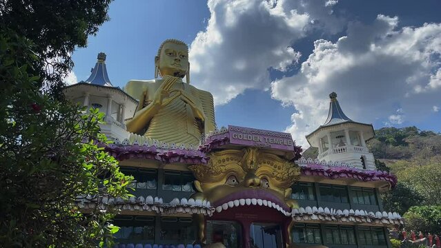 The Temple of the Tooth of the Buddha. the sights of Sri Lanka. famous places in Sri Lanka