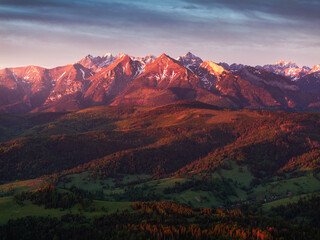 Obraz premium Sunset in mountains