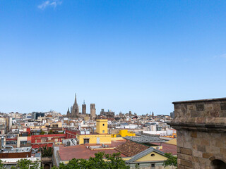 Blick auf die Altstadt und das Viertel El Raval in Barcelona, Spanien