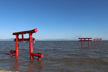 海の中の鳥居