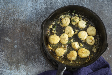 Pan seared scallops with copy space
